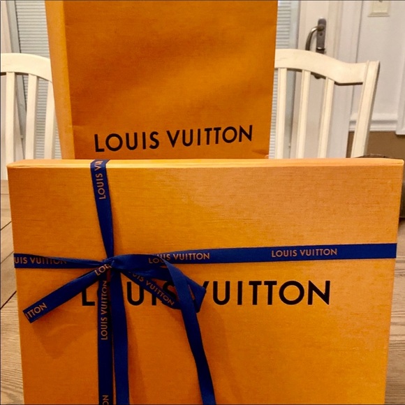 COPY - Authentic Louis Vuitton Felicia Pochette - Picture 5 of 7